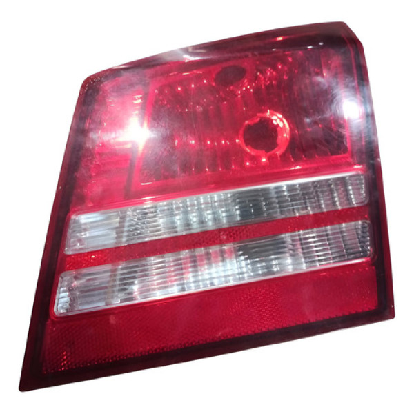 Lanterna Direita Tampa Traseira Journey 2009 2010 04806368a Direito/passageiro Vermelho