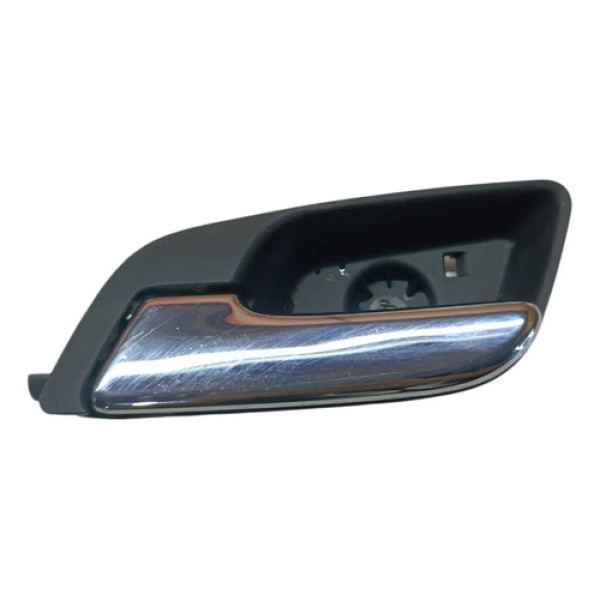 Maçaneta Interna Traseira Direita Tracker 2017 2018 2019 Cromada Traseira