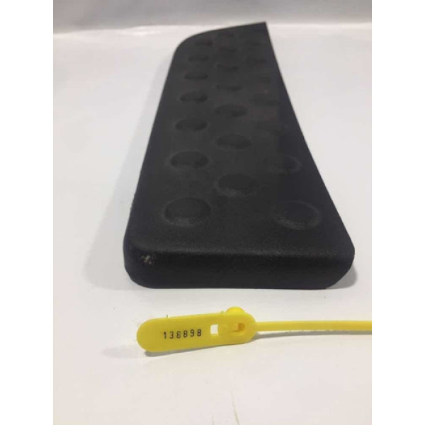 Pisante Direito Parachoque Traseiro L200 Triton Cx152