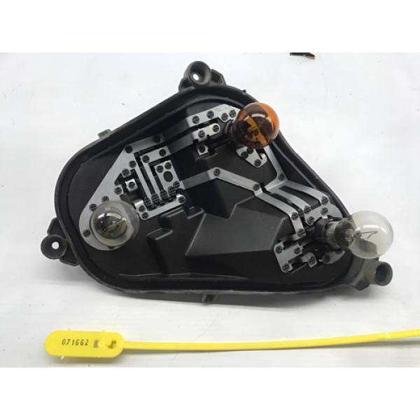 Soquete Circuito Lanterna Traseira Direita Prisma 2015 Cx207 Direito Vermelho