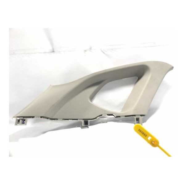 Moldura Interna Coluna Traseira Esquerdo Renault Captur S24