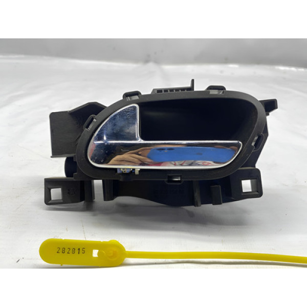 Maçaneta Interna Traseira Esquerda Peugeot 308 2014 Cx320 Traseira