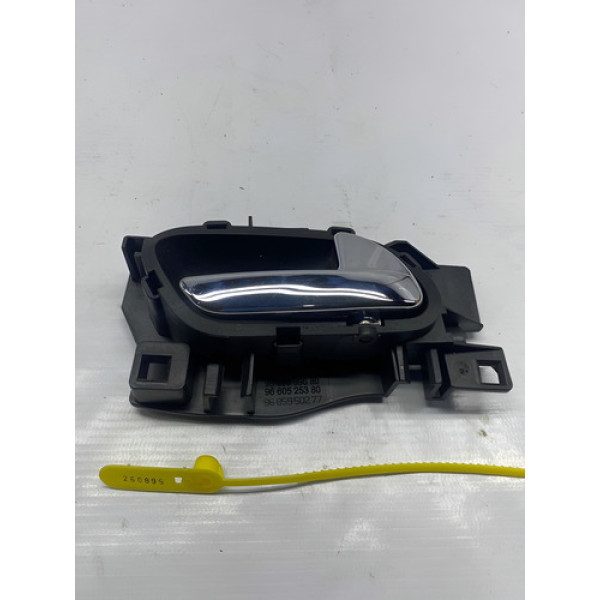 Maçaneta Interna Traseira Direita Peugeot 308 2014 Cx323 Preto