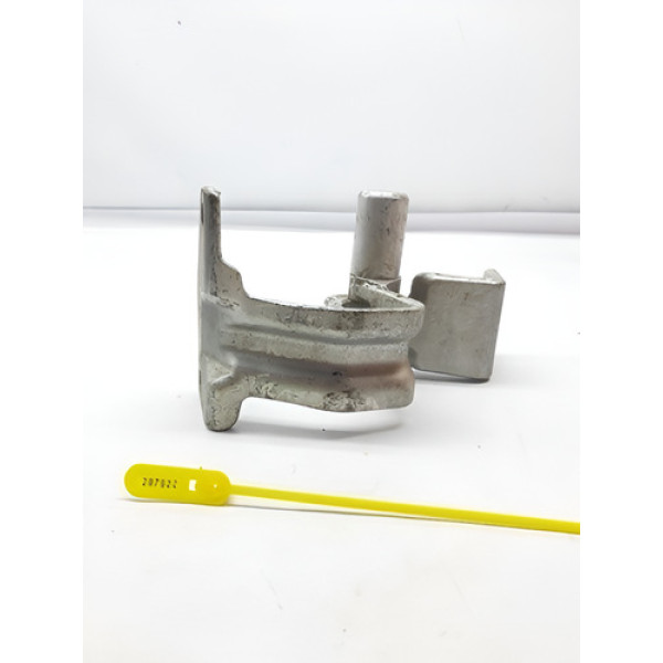 Dobradiça Inferior Tampa Traseira Esquerda Toro 2018 Cx305