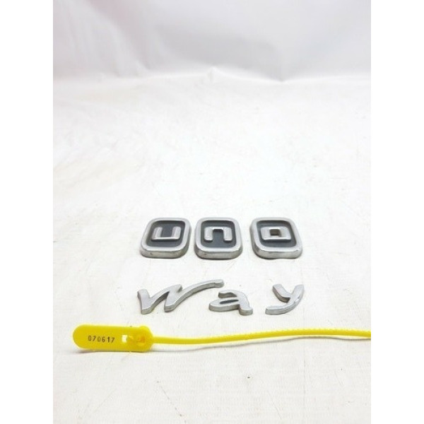 Emblema Escrita Tampa Traseira Uno Vivace 2012 Cx149